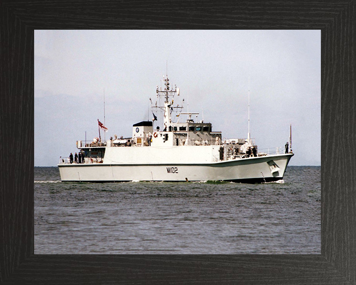 HMS Inverness M102 Royal Navy Sandown class minehunter Photo Print or Framed Print - Hampshire Prints