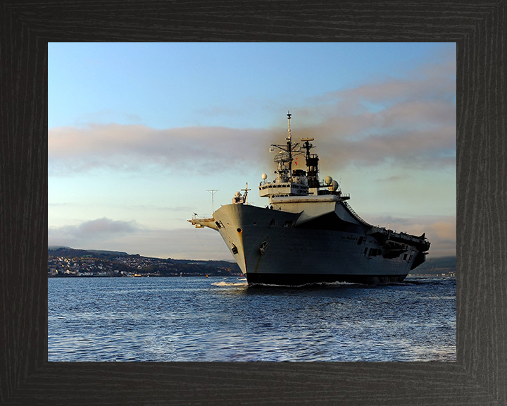 HMS Illustrious R06 | Photo Print | Framed Print | Invincible Class | Aircraft Carrier | Royal Navy - Hampshire Prints