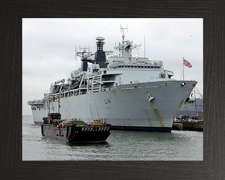 HMS Albion L14 | Photo Print | Framed Print | Albion Class | Amphibious ship | Royal Navy