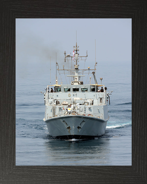 HMS Shoreham M112 Royal Navy Sandown class minehunter Photo Print or Framed Print - Hampshire Prints