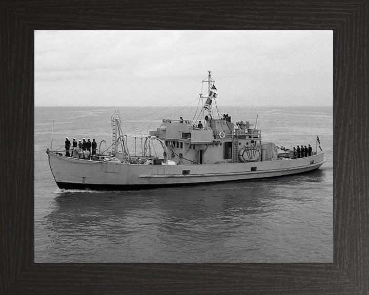 HMT Thames (1938) Royal Navy rescue Tugboat Photo Print or Framed Print - Hampshire Prints