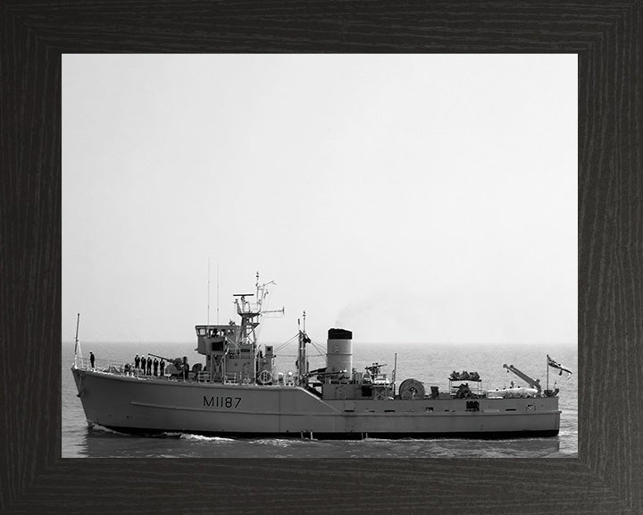 HMS Upton M1187 Royal Navy Ton class minesweeper Photo Print or Framed Print - Hampshire Prints