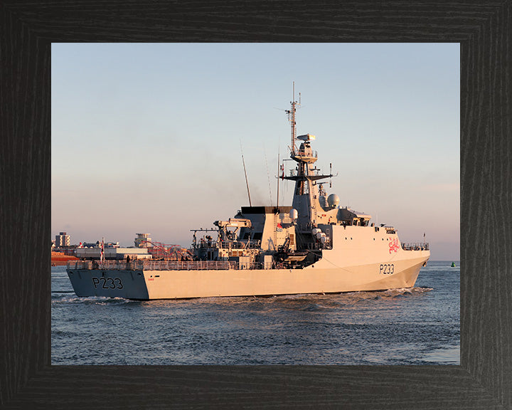 HMS Trent P224 Royal Navy River class offshore patrol vessel Photo Print or Framed Print - Hampshire Prints