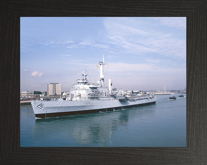 HMS Intrepid L11 | Photo Print | Framed Print | Fearless Class | Amphibious Ship | Royal Navy - Hampshire Prints