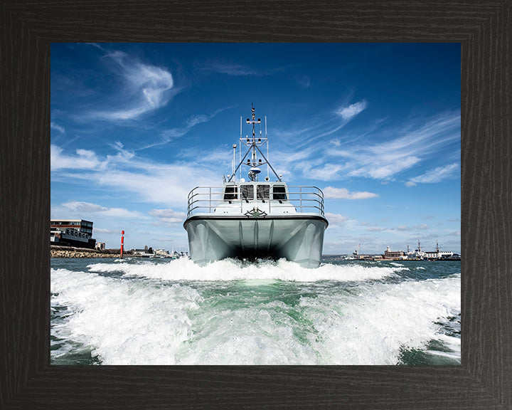 HMS Magpie H130 | Photo Print | Framed Print | Coastal Survey Vessel | Royal Navy - Hampshire Prints