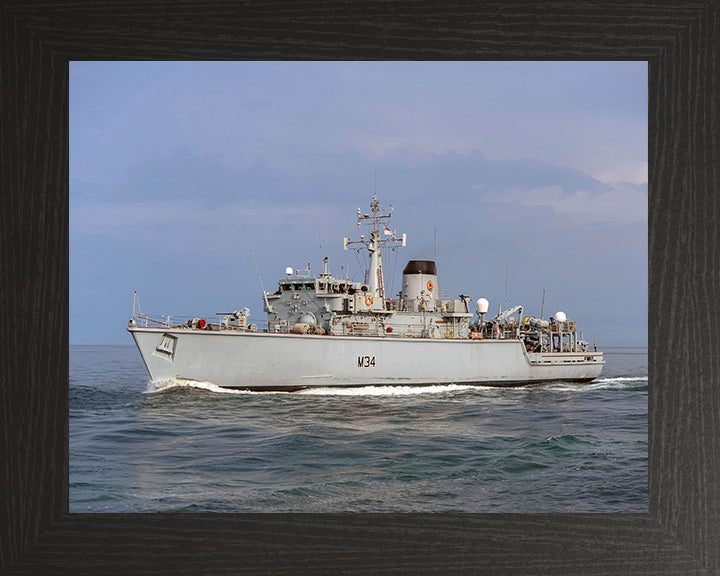 HMS Middleton M34 | Photo Print | Framed Print | Hunt Class | Mine Warfare Vessel | Royal Navy - Hampshire Prints