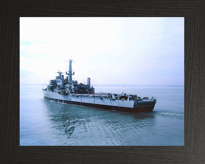 HMS Intrepid L11 | Photo Print | Framed Print | Fearless Class | Amphibious Ship | Royal Navy - Hampshire Prints