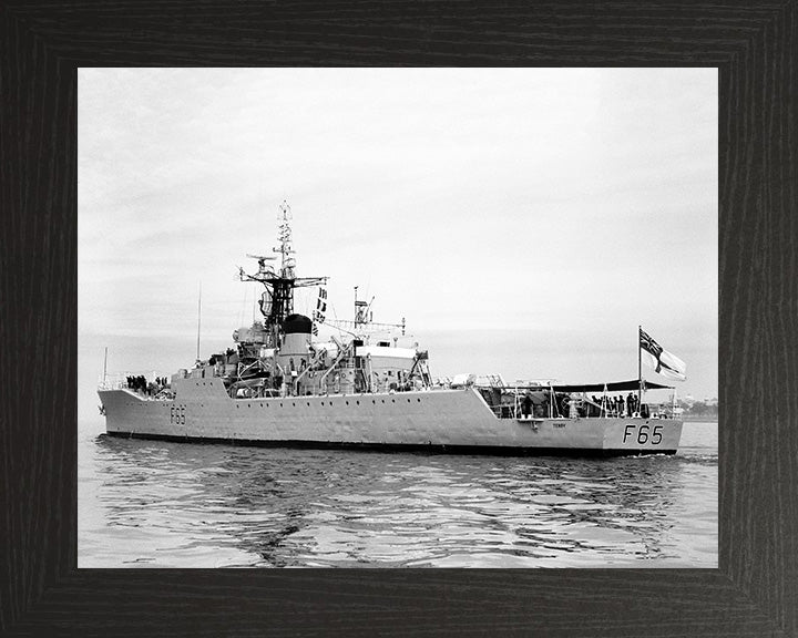 HMS Tenby F65 Royal Navy Whitby Class Frigate Photo Print or Framed Print - Hampshire Prints