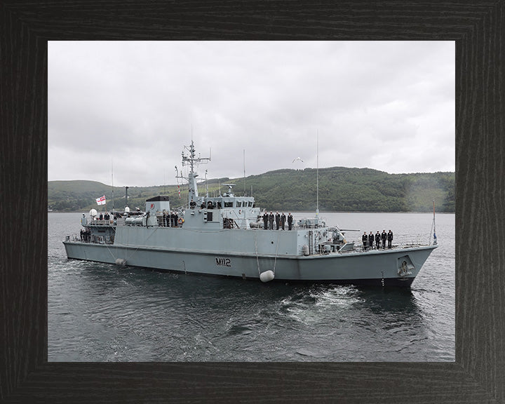 HMS Shoreham M112 | Photo Print | Framed Print | Sandown Class | Minehunter | Royal Navy - Hampshire Prints