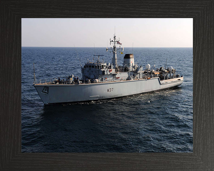 HMS Chiddingfold M37 Royal Navy Hunt class minehunter Photo Print or Framed Print - Hampshire Prints