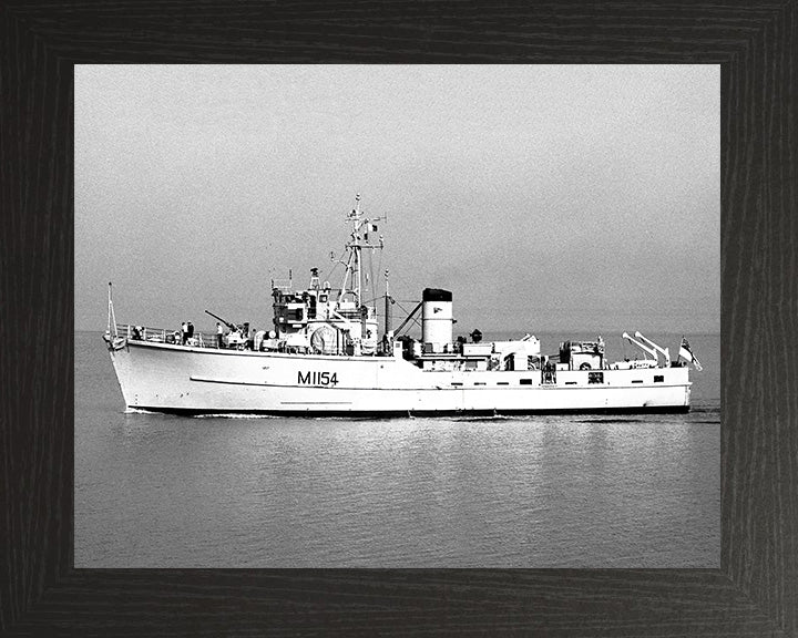 HMS Kellington M1154 Royal Navy Ton Class Minesweeper Photo Print or Framed Print - Hampshire Prints