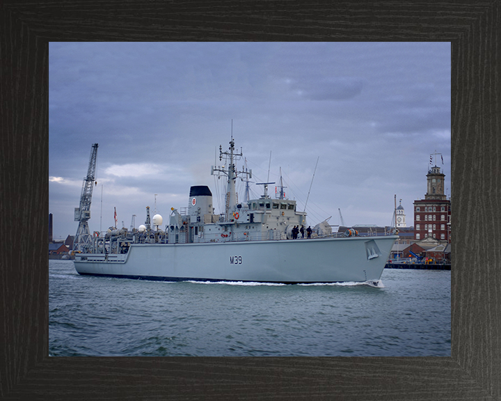 HMS Hurworth M39 Royal Navy Hunt class mine countermeasures vessel Photo Print or Framed Print - Hampshire Prints