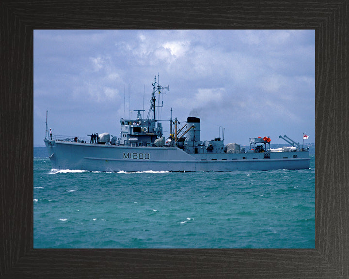 HMS Soberton M1200 Royal Navy Ton Class Minesweeper Photo Print or Framed Print - Hampshire Prints