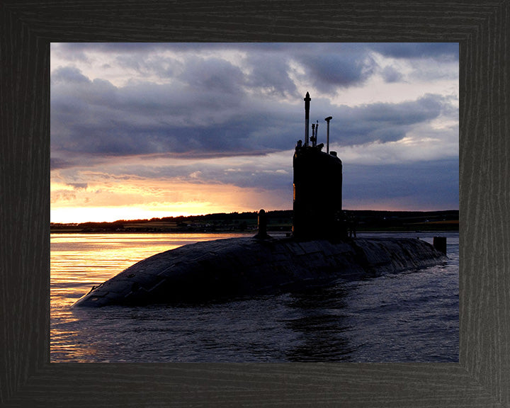 HMS Superb S109 Royal Navy Swiftsure class Submarine Photo Print or Framed Print - Hampshire Prints