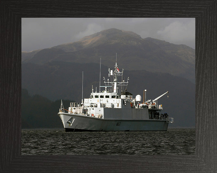 HMS Shoreham M112 | Photo Print | Framed Print | Sandown Class | Minehunter | Royal Navy - Hampshire Prints