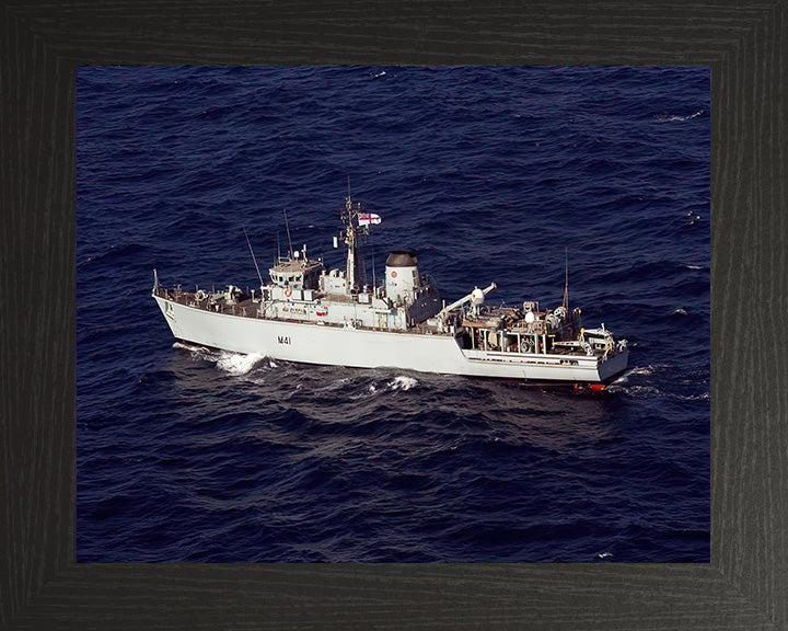 HMS Quorn M41 | Photo Print | Framed Print | Hunt Class | Mine Warfare Vessel | Royal Navy - Hampshire Prints