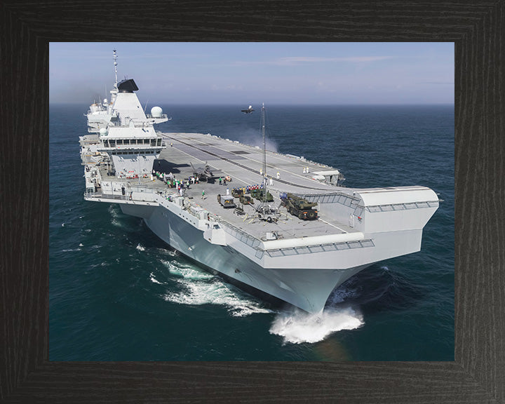 HMS Queen Elizabeth R08 | Photo Print | Framed Print | Queen Elizabeth Class | Aircraft Carrier | Royal Navy - Hampshire Prints