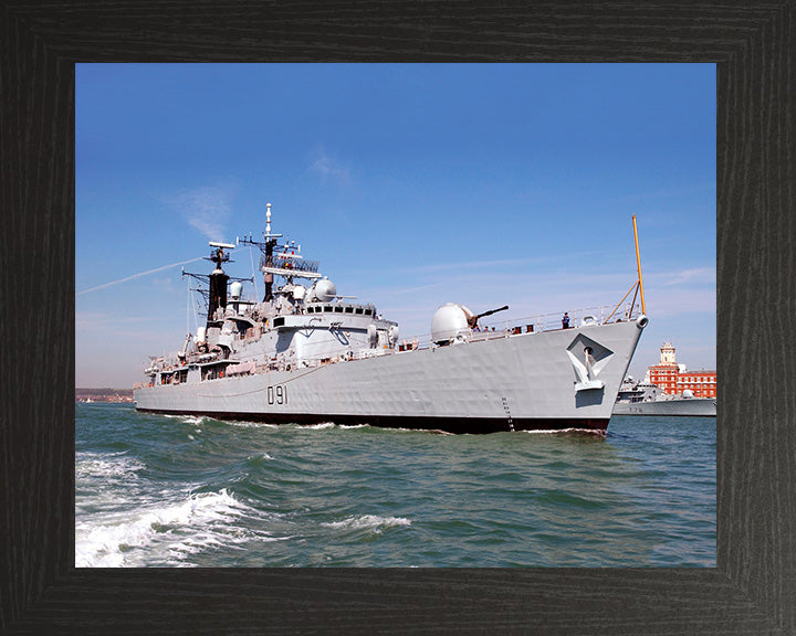 HMS Nottingham D91 Royal Navy Type 42 destroyer Photo Print or Framed Print - Hampshire Prints