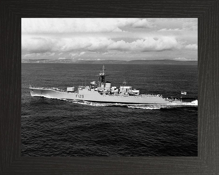 HMS Rhyl F129 | Photo Print | Framed Print | Poster | Rothesay Class | Frigate | Royal Navy - Hampshire Prints