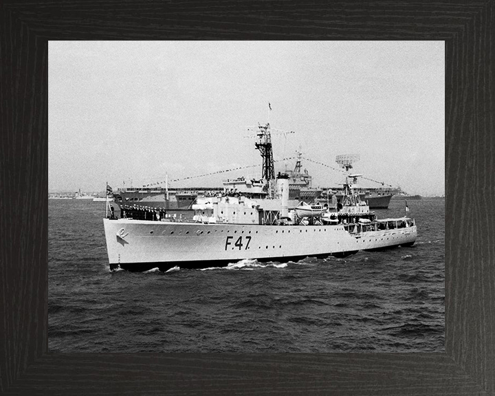 HMS Fleetwood F47 Royal Navy Grimsby class sloop Photo Print or Framed Print - Hampshire Prints