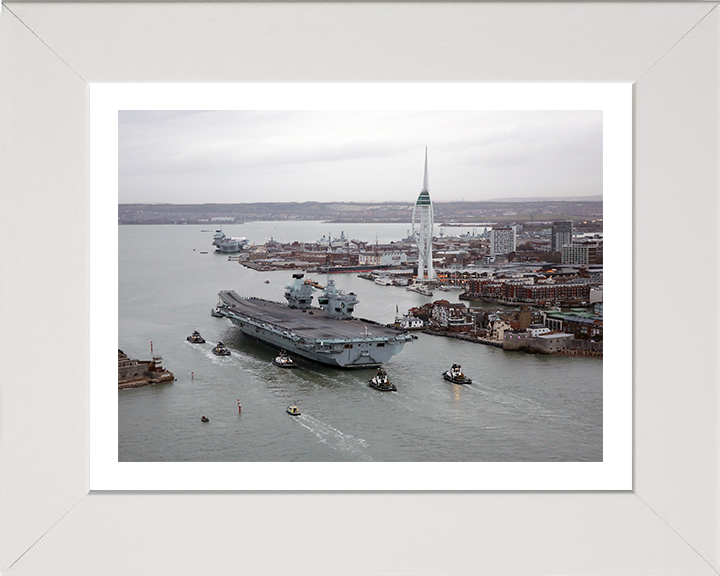 HMS Queen Elizabeth R08 | Photo Print | Framed Print | Queen Elizabeth Class | Aircraft Carrier | Royal Navy