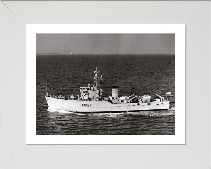 HMS Kirkliston M1157 | Photo Print | Framed Print | Ton Class | Minesweeper | Royal Navy