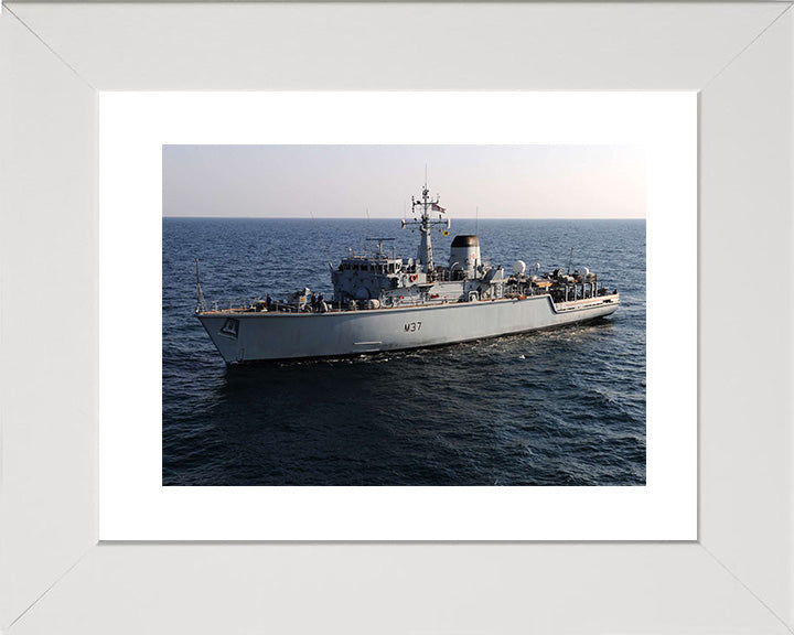 HMS Chiddingfold M37 Royal Navy Hunt class minehunter Photo Print or Framed Print - Hampshire Prints