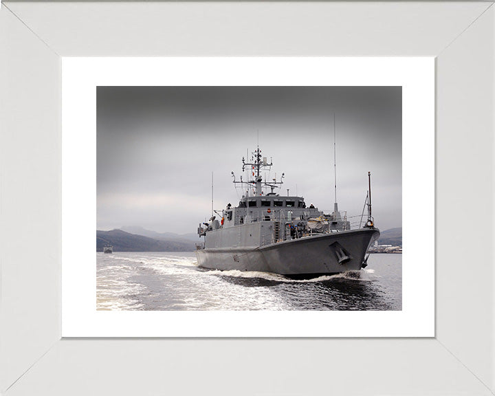 HMS Ramsey M110 Royal Navy Sandown class minehunter Photo Print or Framed Print - Hampshire Prints