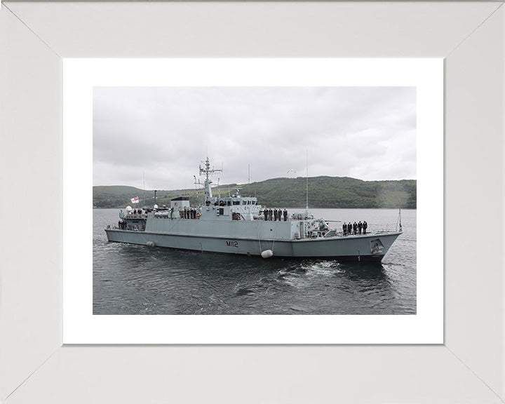 HMS Shoreham M112 | Photo Print | Framed Print | Sandown Class | Minehunter | Royal Navy - Hampshire Prints