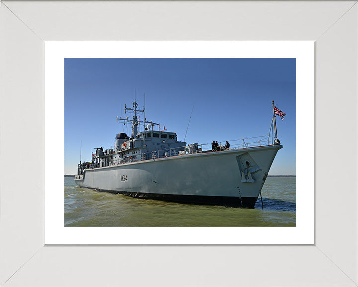 HMS Middleton M34 Royal Navy Hunt class mine countermeasures vessel Photo Print or Framed Print - Hampshire Prints