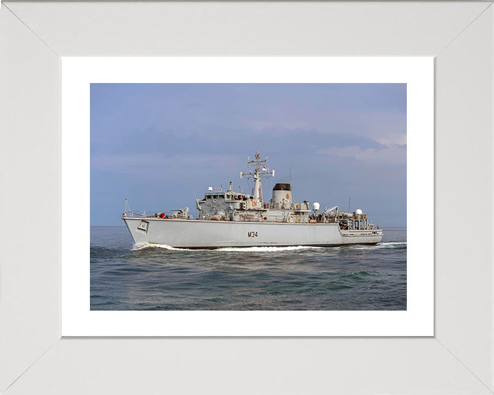 HMS Middleton M34 | Photo Print | Framed Print | Hunt Class | Mine Warfare Vessel | Royal Navy - Hampshire Prints