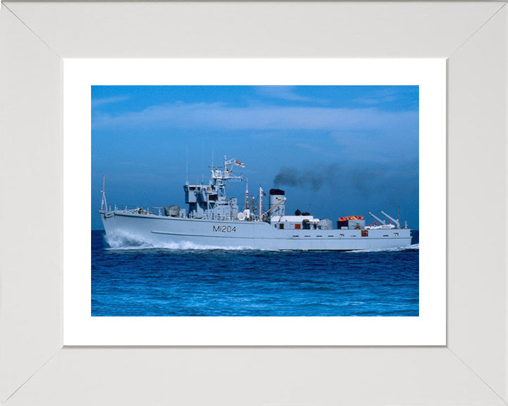 HMS Stubbington M1204 Royal Navy Ton class minesweeper Photo Print or Framed Print - Hampshire Prints