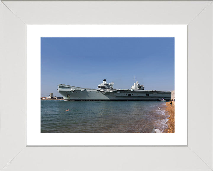 HMS Queen Elizabeth R08 | Photo Print | Framed Print | Queen Elizabeth Class | Aircraft Carrier | Royal Navy - Hampshire Prints