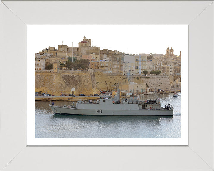 HMS Grimsby M108 | Photo Print | Framed Print | Sandown Class | Minehunter | Royal Navy - Hampshire Prints