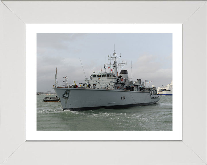 HMS Middleton M34 | Photo Print | Framed Print | Hunt Class | Mine Warfare Vessel | Royal Navy - Hampshire Prints