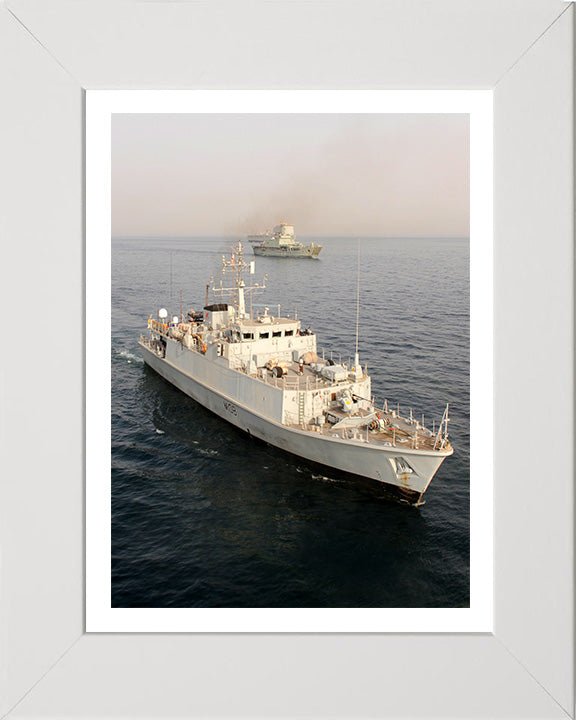 HMS Grimsby M108 Royal Navy Sandown class minehunter Photo Print or Framed Print - Hampshire Prints