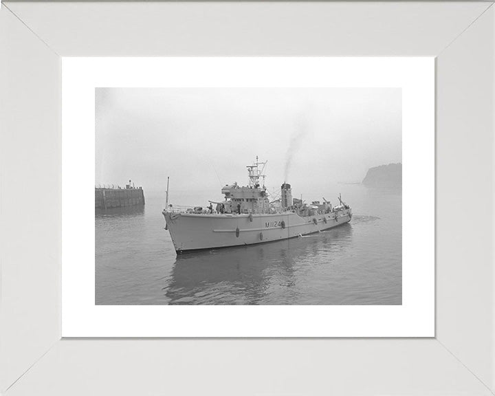 HMS St David M1124 Royal Navy minesweeper Photo Print or Framed Print - Hampshire Prints