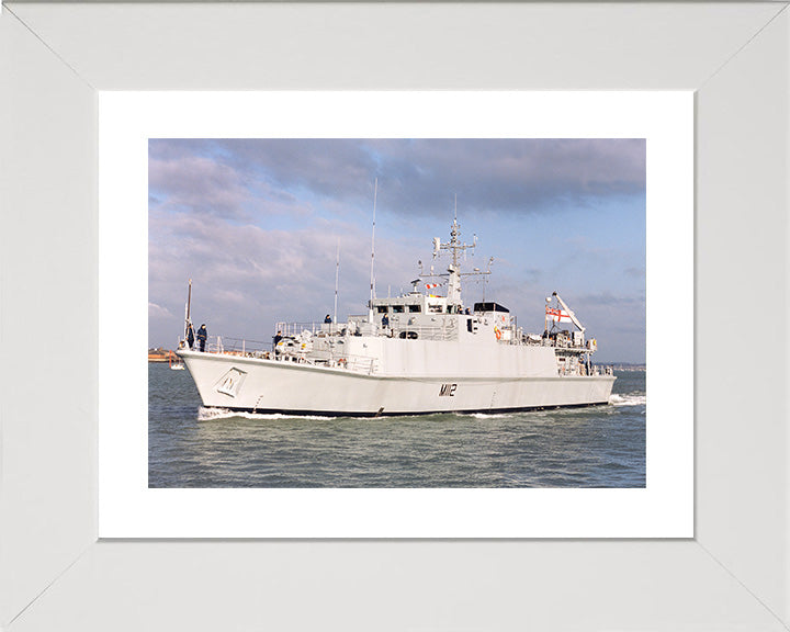 HMS Shoreham M112 Royal Navy Sandown class minehunter Photo Print or Framed Print - Hampshire Prints