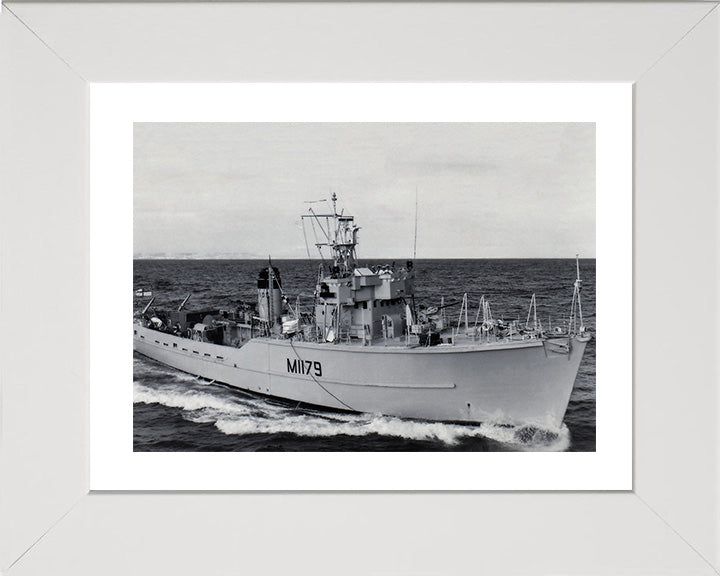 HMS Sefton M1178 | Photo Print | Framed Print | Ton Class | Minesweeper | Royal Navy - Hampshire Prints