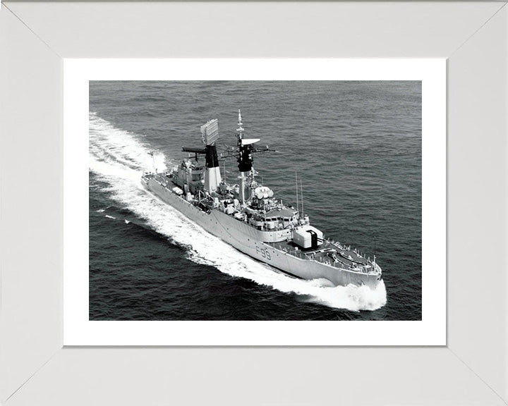 HMS Lincoln F99 Royal Navy Salisbury class frigate Photo Print or Framed Print - Hampshire Prints