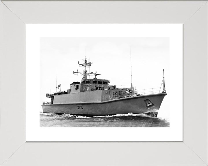 HMS Walney M104 Royal Navy Sandown class minehunter Photo Print or Framed Print - Hampshire Prints