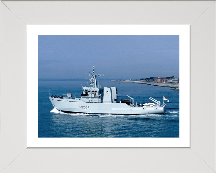 HMS Humber M2007 Royal Navy River class minesweeper Photo Print or Framed Print - Hampshire Prints