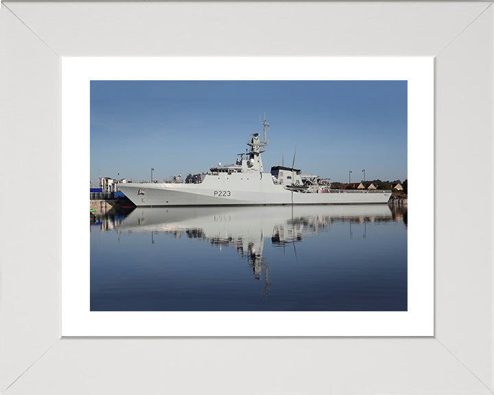 HMS Medway P223 | Photo Print | Framed Print | River Class | Patrol Vessel | Royal Navy - Hampshire Prints