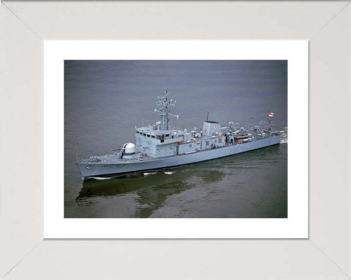 HMS Swift P243 Royal Navy Peacock Class Patrol Vessel Photo Print or Framed Print - Hampshire Prints