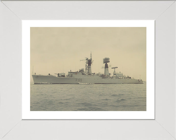 HMS Lincoln F99 Royal Navy Salisbury class frigate Photo Print or Framed Print - Hampshire Prints