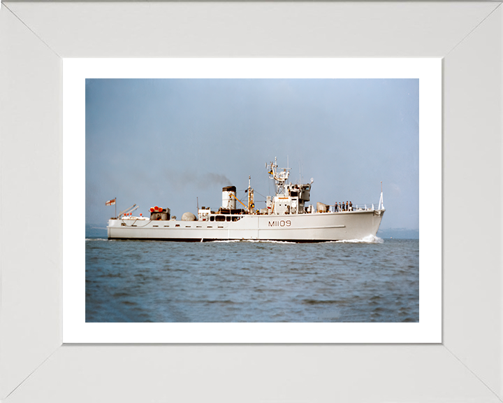 HMS Bickington M1109 | Photo Print | Framed Print | Ton Class | Minesweeper | Royal Navy