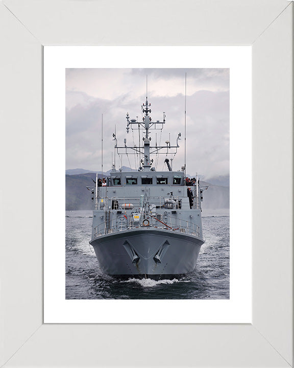 HMS Ramsey M110 Royal Navy Sandown class minehunter Photo Print or Framed Print - Hampshire Prints