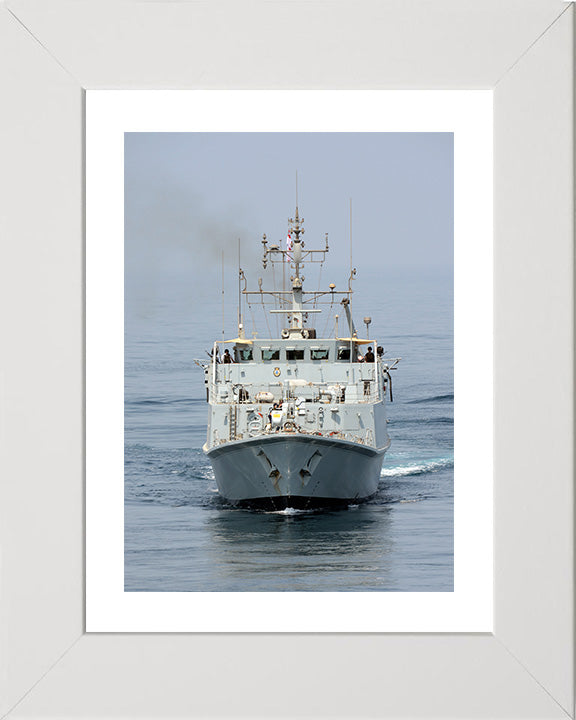 HMS Shoreham M112 Royal Navy Sandown class minehunter Photo Print or Framed Print - Hampshire Prints