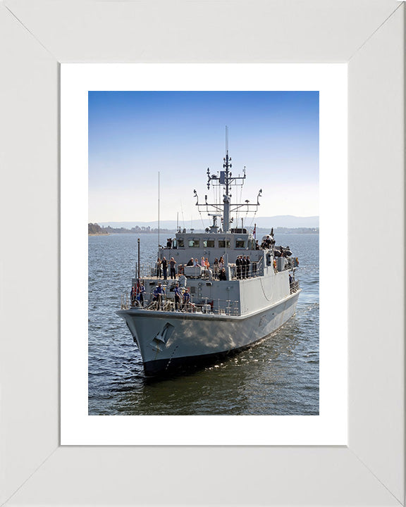 HMS Pembroke M107 | Photo Print | Framed Print | Sandown Class | Minehunter | Royal Navy - Hampshire Prints