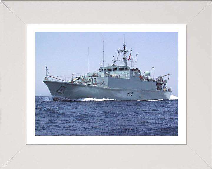 HMS Grimsby M108 Royal Navy Sandown class minehunter Photo Print or Framed Print - Hampshire Prints